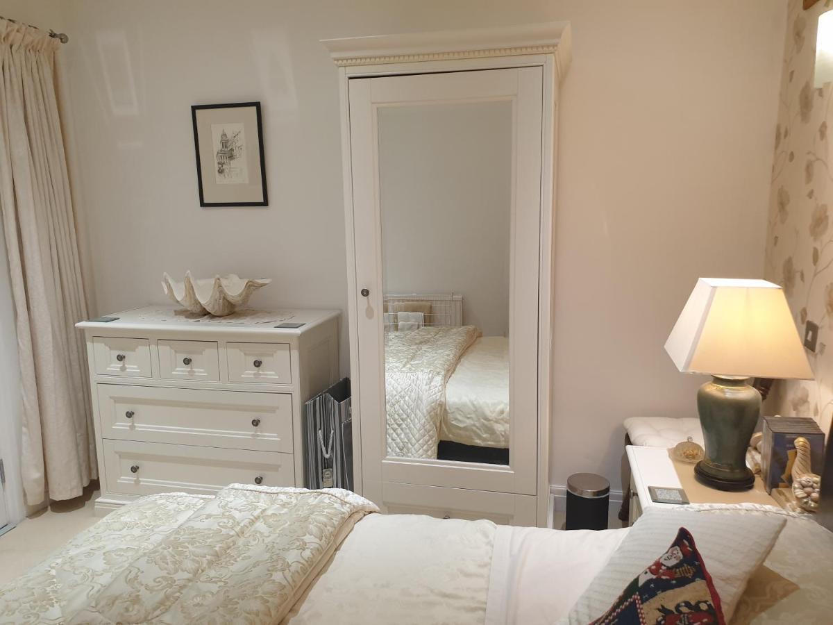 Best Area Close To Leeds Centre Екстер'єр фото