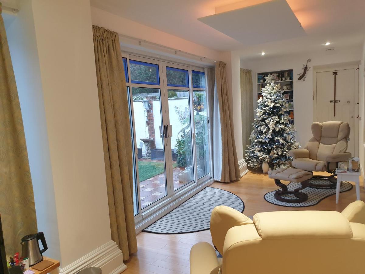 Best Area Close To Leeds Centre Екстер'єр фото